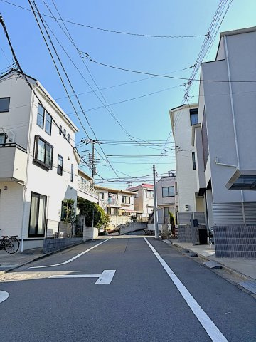 【前面道路含む現地写真】 | 目黒区平町＿中古戸建