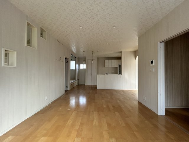 東雲町2丁目　中古戸建の居間・リビング