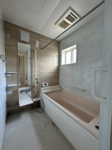 東雲町2丁目　中古戸建の浴室