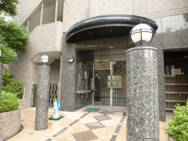 ロジュマン浪速のエントランス