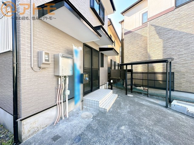 【玄関】 | 葵区大岩3丁目　中古戸建 | サイクルポート付き！