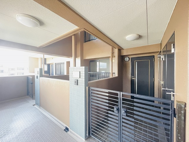 【玄関】 | サンリヤンガーデン春日Ⅴ番館