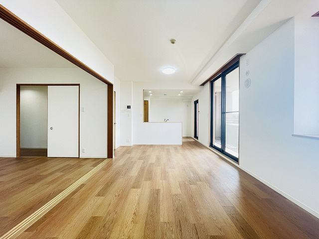 【居間・リビング】 | サンリヤンガーデン春日Ⅴ番館