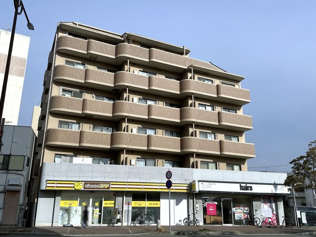 ドルフィンズマンション板宿の外観