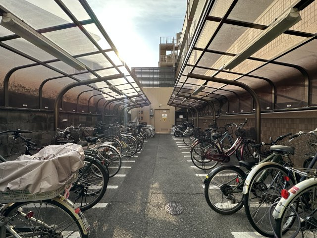 ドルフィンズマンション板宿の駐輪場