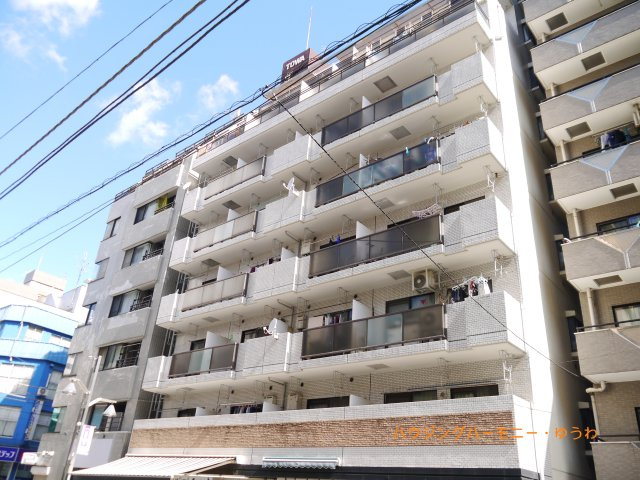 【外観】 | ワコーレ第2板橋マンション | モダンでスタイリッシュな印象を与えるグレーを基調とした外観。