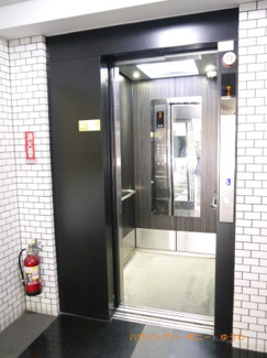 【その他共用部分】 | エレベーター完備のため荷物が多くなっても安心。