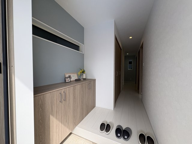 大津市大江4丁目　新築戸建の玄関