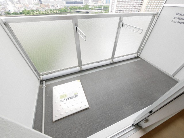 エステムコート梅田・天神橋Ⅲアヴァンテのバルコニー