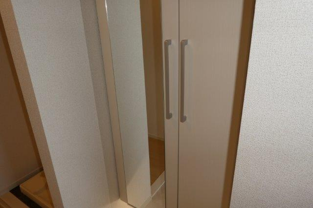 グランツグルンの玄関|シューズボックス