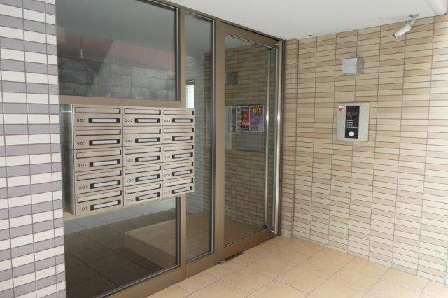 グランツグルンのエントランス|オートロック