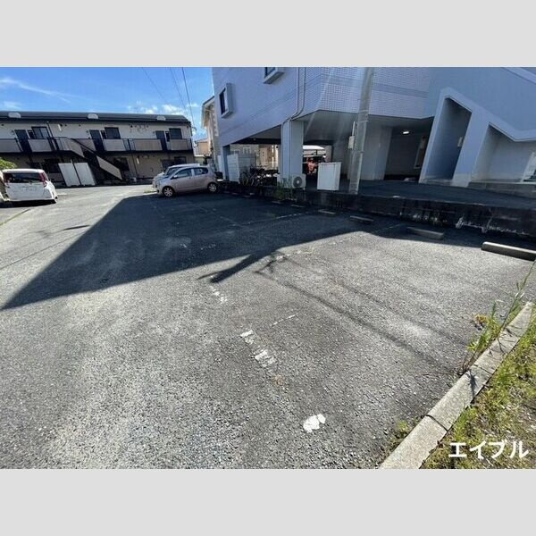 サンガーデン荒木の駐車場