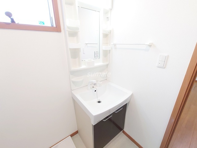 シャルムＫの洗面所|使いやすい独立洗面化粧台です☆