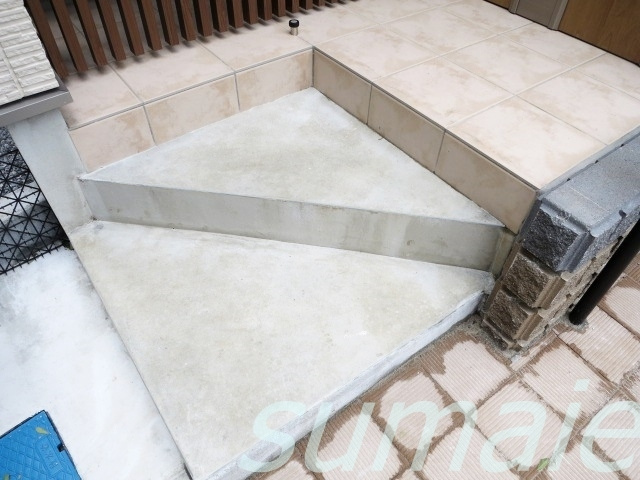 シャルムＫのその他|玄関前の階段です！！