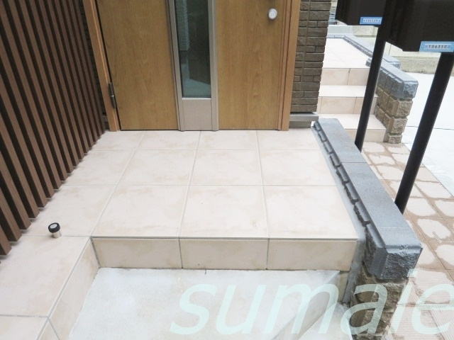 シャルムＫのその他|玄関ポーチも綺麗です♪