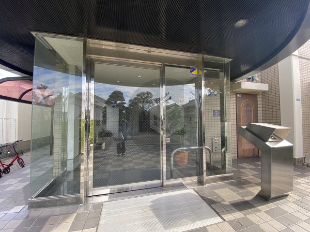 メゾン菱江のエントランス