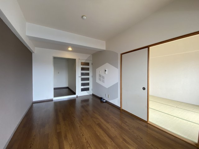 メゾン菱江の居間・リビング