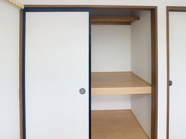 サン・ワイルドの居間・リビング