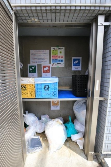 新宿区北新宿３丁目の賃貸マンションのその他共用部分|敷地内ごみ置き場