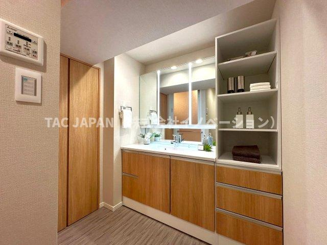 パルロード2のトイレ|洗練されたデザインと落ち着いた色調が生む、清潔感あふれる上質な空間。使い心地にこだわった、快適で心地よいパウダールームです。