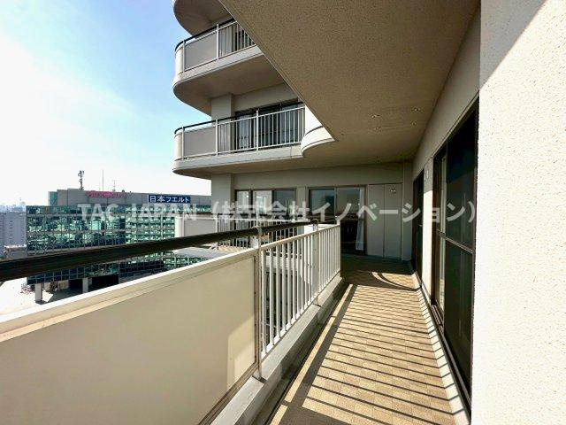 パルロード2の玄関|玄関にはマルチに使える大容量シューズインクローゼットを新設しています。