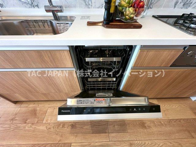 パルロード2のキッチン|【タッチレスシャワー栓】
調理中でも手をかざせばふれることなく操作ができる便利なタッチレスシャワー水栓。