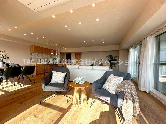 パルロード2のバルコニー|【いつでもご見学可能です】
お問合せ当日やお仕事帰りなどご都合の良いタイミングでのご見学可能です。生活環境を確認する意味でも平日の夜でもお気軽にご覧ください。