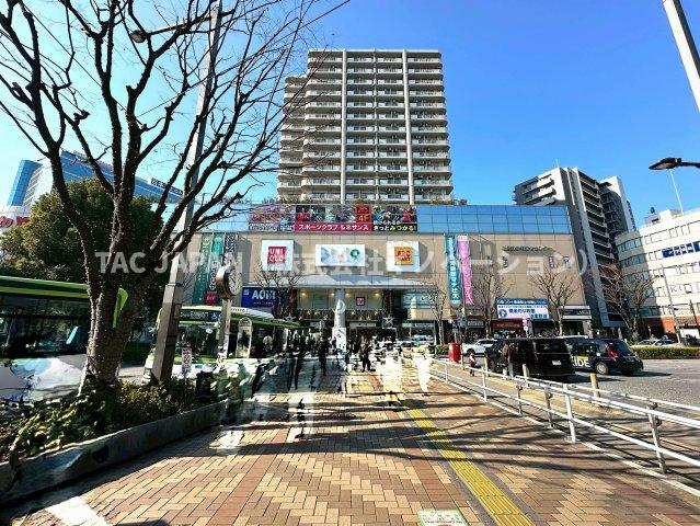 パルロード2の外観|【西口を出ると向かいに】
商業施設の充実度がありつつ、豊かな自然も身近に。総合力の高いエリアとして幅広い層に人気があります。「住みたい街」ランキングでも上位にランクインするほどの人気ぶりです。