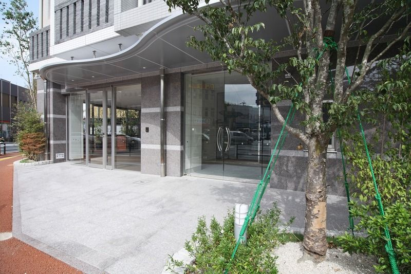 福岡市早良区荒江２丁目の賃貸マンションのエントランス