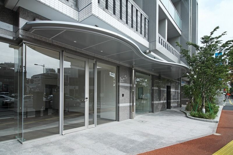 福岡市早良区荒江２丁目の賃貸マンションのエントランス
