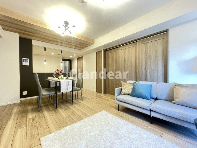 クレストコート金町の居間・リビング|ドキドキの新生活も、安心してスタート。ぴったりの住まいを見つけませんか？クランディアが一緒に住まい選びをサポートします‼　まずは、お気軽にお問合せください　＃クランディア