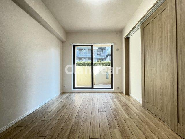 クレストコート金町の洋室|ドキドキの新生活も、安心してスタート。ぴったりの住まいを見つけませんか？クランディアが一緒に住まい選びをサポートします‼　まずは、お気軽にお問合せください　＃クランディア