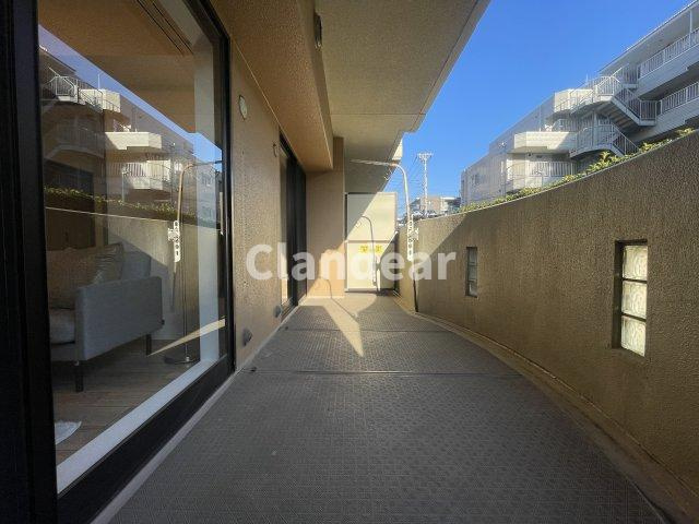 クレストコート金町のバルコニー|ドキドキの新生活も、安心してスタート。ぴったりの住まいを見つけませんか？クランディアが一緒に住まい選びをサポートします‼　まずは、お気軽にお問合せください　＃クランディア