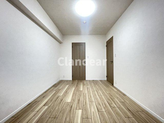 クレストコート金町の洋室|ドキドキの新生活も、安心してスタート。ぴったりの住まいを見つけませんか？クランディアが一緒に住まい選びをサポートします‼　まずは、お気軽にお問合せください　＃クランディア