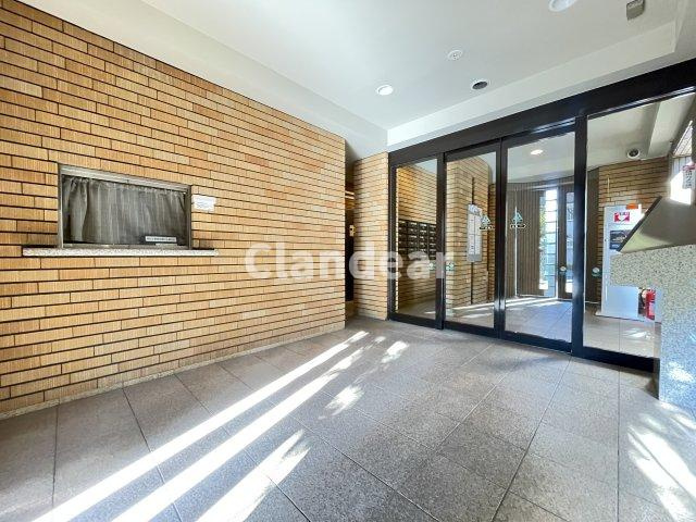 クレストコート金町のロビー|ドキドキの新生活も、安心してスタート。ぴったりの住まいを見つけませんか？クランディアが一緒に住まい選びをサポートします‼　まずは、お気軽にお問合せください　＃クランディア