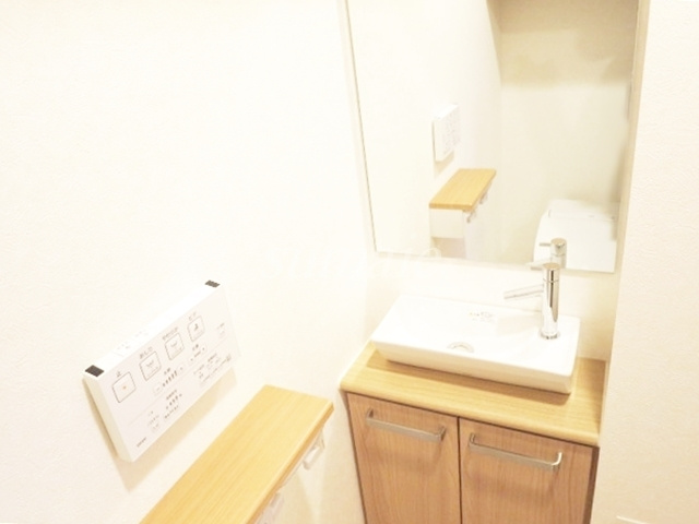 ルーブル東十条のトイレ|手洗い場が付いいます☆