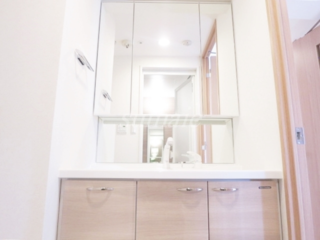 ルーブル東十条の洗面所|素敵な独立洗面台付きです☆