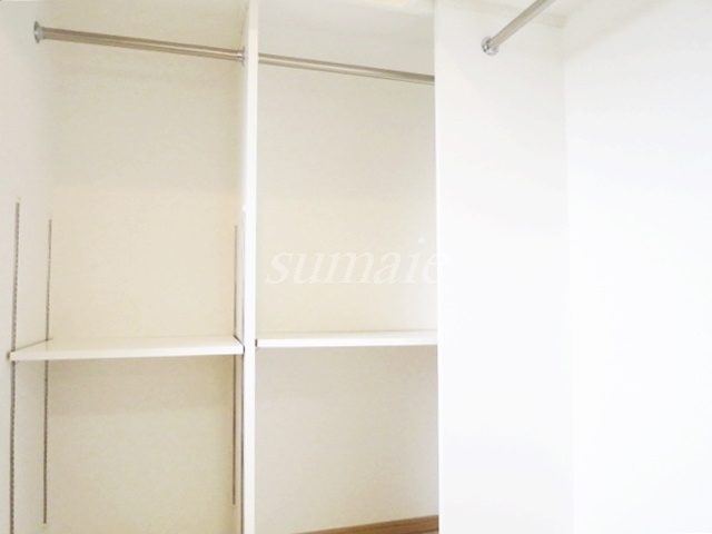 ルーブル東十条の収納|ウォークインクローゼットの中は、この様になっております☆