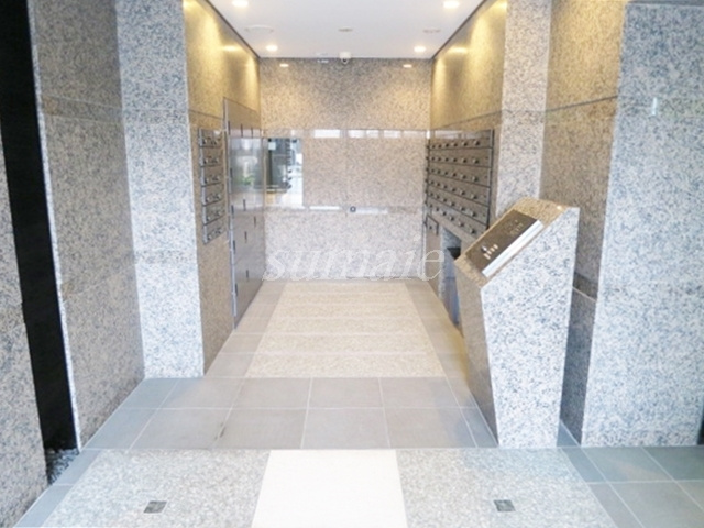 ルーブル東十条のエントランス|高級感のあるエントランスです☆