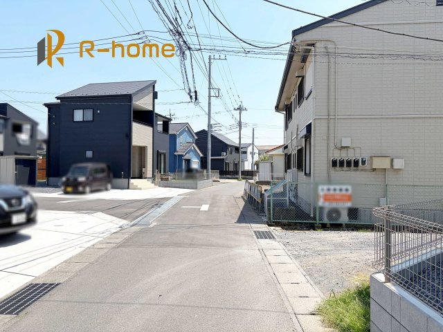 ひたちなか市稲田5期　新築戸建て　1号棟の前面道路含む現地写真|堂々！建物完成♪実際のお部屋をご見学可能です♪
ご見学が一番の資料！お気軽にお問い合わせ下さい♪
