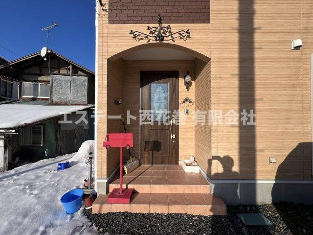 花巻市東和町土沢８区　土地建物の玄関