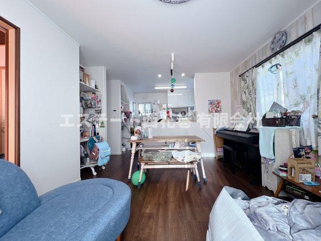 花巻市東和町土沢８区　土地建物の居間・リビング