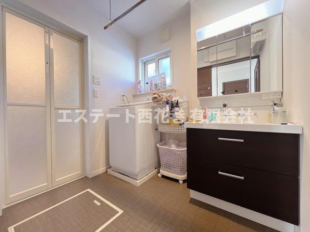 花巻市東和町土沢８区　土地建物の洗面所