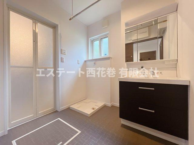 花巻市東和町土沢８区　土地建物の洗面所