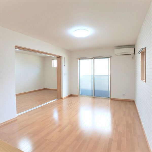 グランレーヴ大曽根Ⅱの居間・リビング