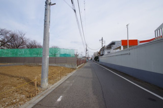 【前面道路含む現地写真】