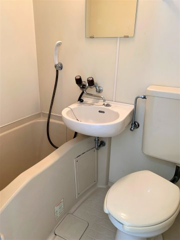 ライジングサンハイツの浴室