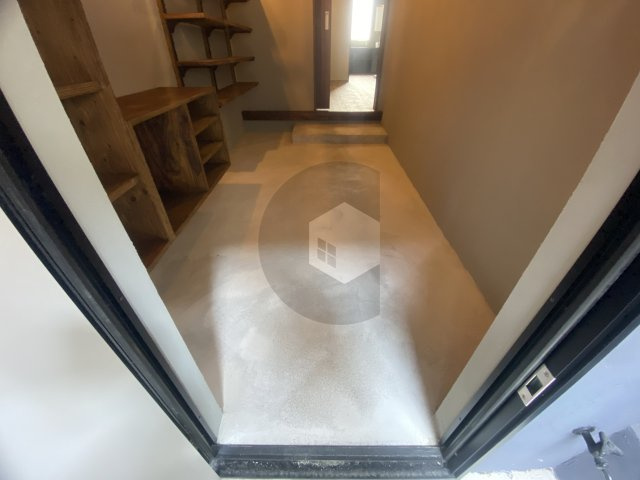 小若江テラスの玄関