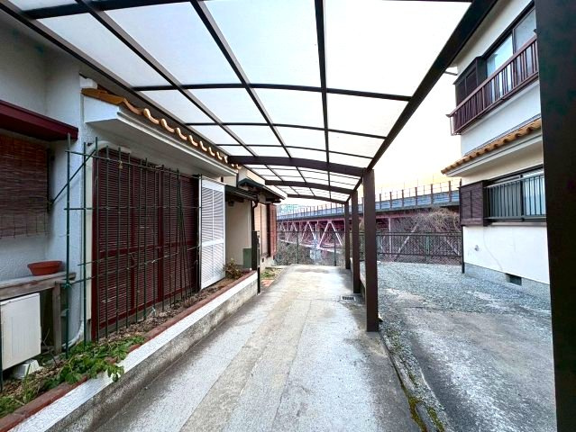 富田林市錦織南２丁目の一戸建ての駐車場