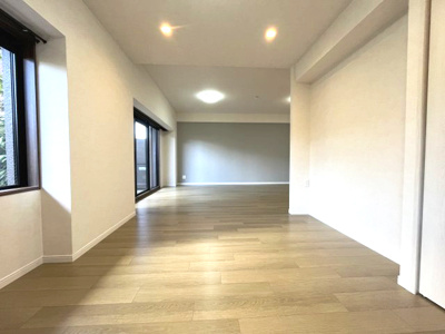 【居間・リビング】 | ダイアパレス白鳥公園西 | ご内覧ご希望の際は、弊社までご連絡くださいませ！